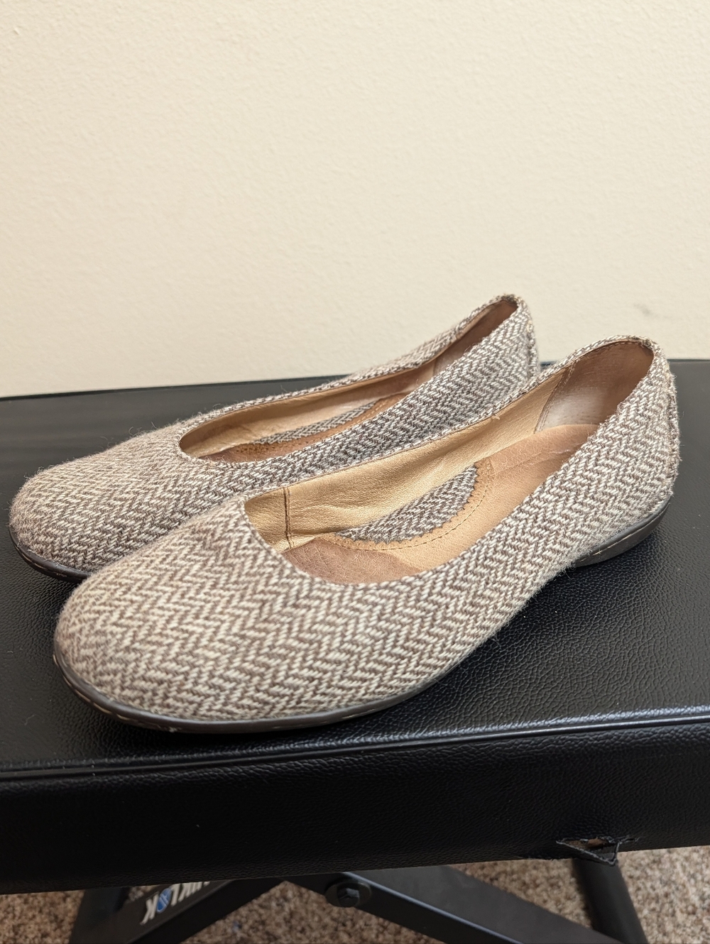 Lands End Herringbone Tweed Ballet Flat Tan Gray Round Toe Size 8‎ Wide 8D Wool